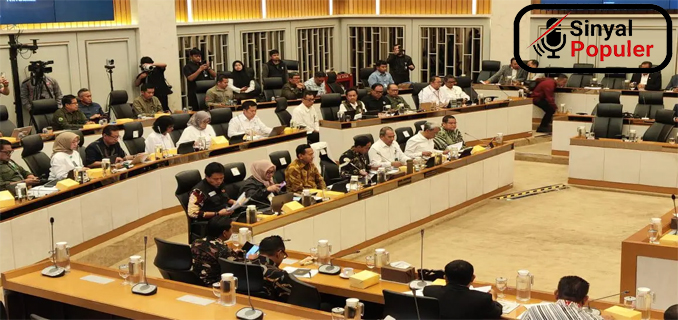 Anggota DPR Minta Raja Juli Mundur, Pak Menteri Nggak Paham Kehutanan